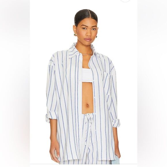 SNDYS Revolve Isla Shirt white Blue Stripe blouse quiet luxury Resort NWT M - Picture 1 of 10